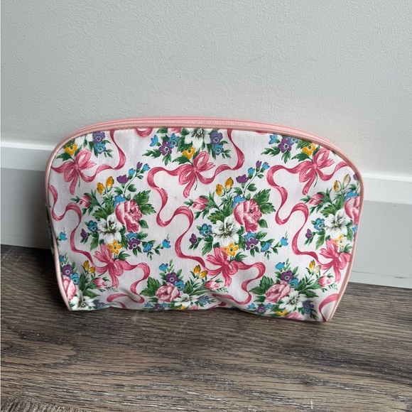 Retro Floral Pink Cosmetic Pouch - Picture 2 of 8